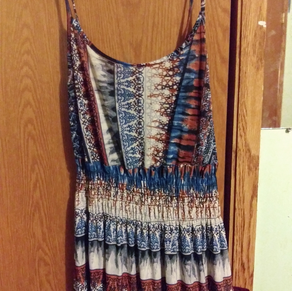 Dress - Picture 2 of 4